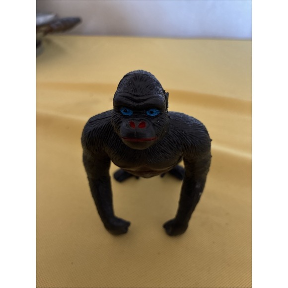 The Unbranded Brand Other - King Kong- Vintage 1987 Gorilla Action Figure Lifelike Jambo Masters Universe